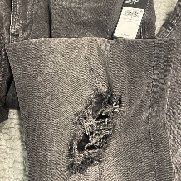 Black Guess Jean - Picture 4 of 6